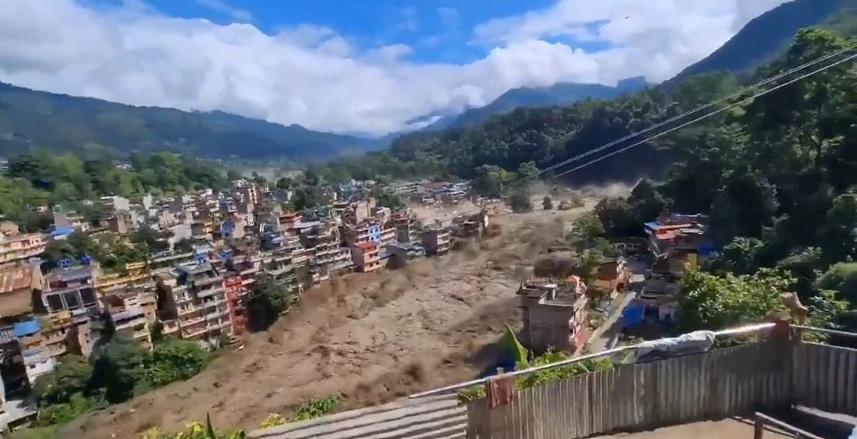 Enchente repentina na fronteira do Nepal e Tibete deixa mortos e centenas de desaparecidos