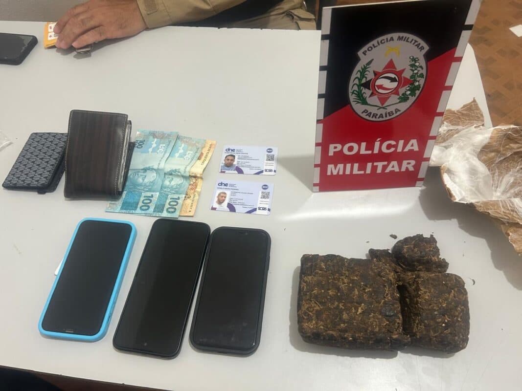 Dois homens são presos transportando maconha em ônibus na BR-230, em Santa Luzia