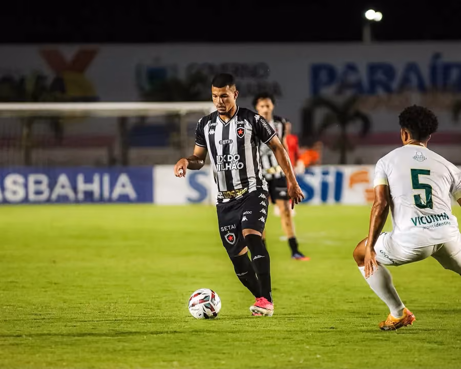 Botafogo-PB perde para o Floresta e segue sem pontuar no quadrangular da Série C