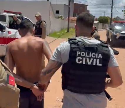Polícia apreende adolescente apontado como "braço direito" de homem que afirma ter matado 80 pessoas