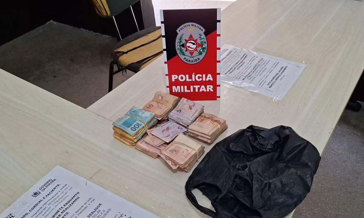 Quatro envolvidos em assalto a casa são detidos em Cajazeiras; polícia recupera R$ 14 mil
