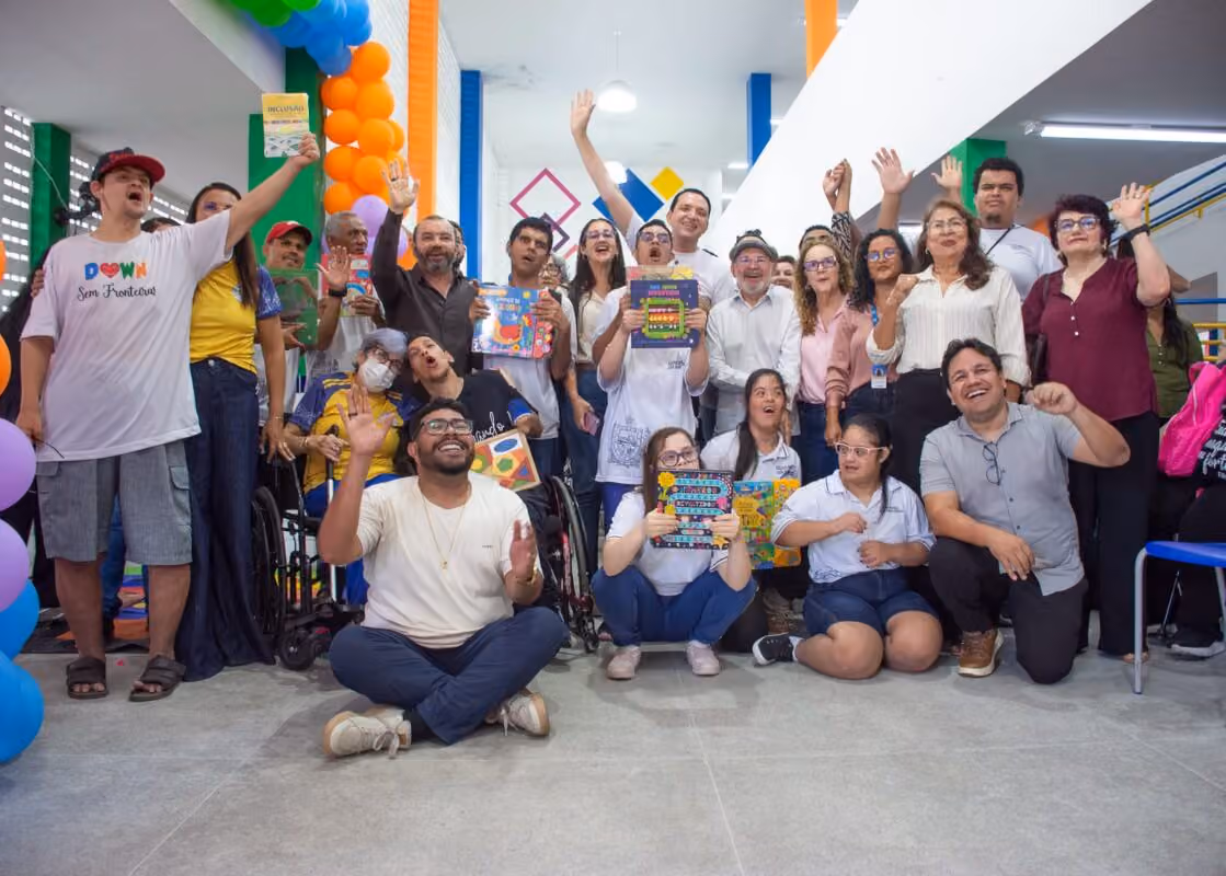 Paraíba entrega 300 Bibliotecas Inclusivas para escolas da rede estadual