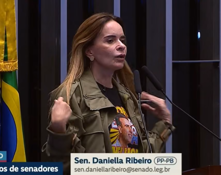Emocionada, Daniella Ribeiro critica polarização e reforça apoio a Lula no 2º turno: "ter mais senso crítico"