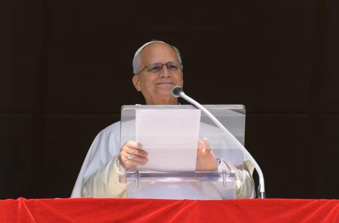 Papa Leão XIV recebe alta após cirurgia para tratar câncer de pulmão e retorna ao Vaticano