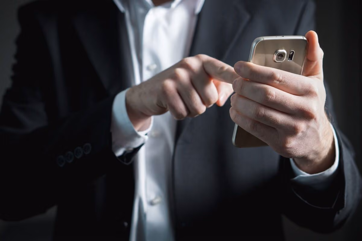 Governo anuncia canais de denúncias contra assédio eleitoral no trabalho e acionará Justiça contra 'posts' na internet