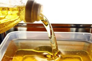 Reutilizar óleo de cozinha pode prejudicar saúde do cérebro
