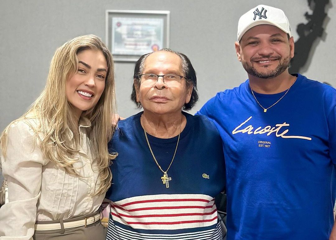 Mirella e Lenno estão de volta à banda Desejo de Menina.