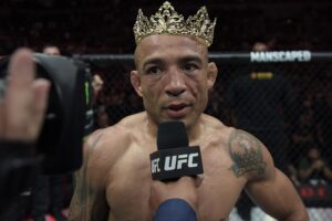 José Aldo vence e afasta aposentadoria: "Quero ser campeão"