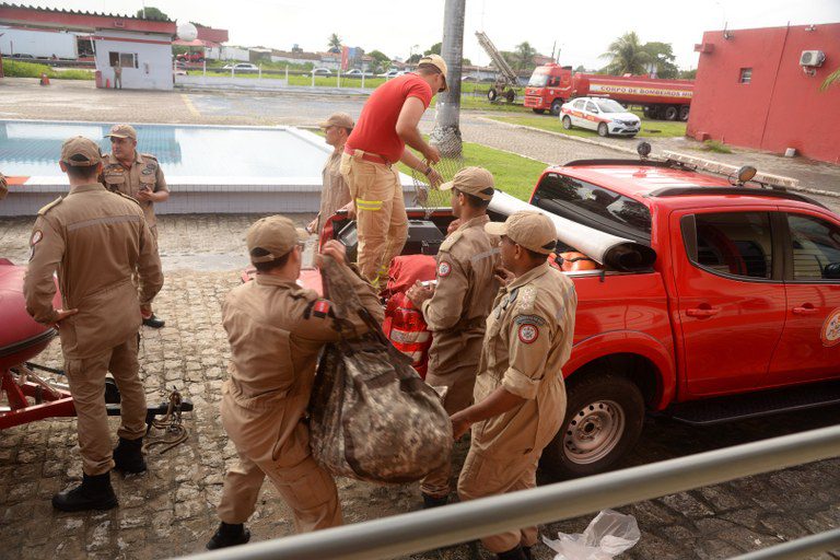 Paraíba envia bombeiros militares para ajudar no controle dos incêndios que atingem o país