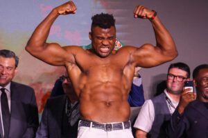 PFL: Francis Ngannou prevê estreia contra Renan Problema: “É o cara”