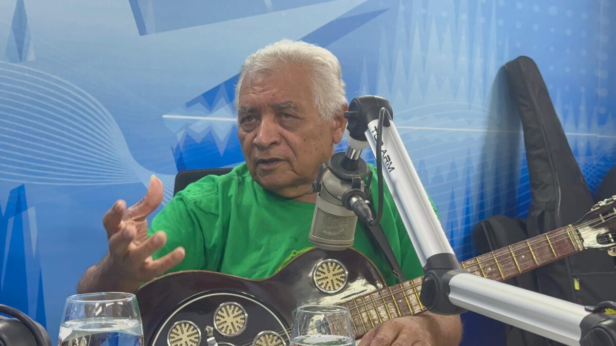 Oliveira de Panelas lembra do pai "vai ser o cantador que eu não consegui ser", ao comemorar mais de 50 anos de carreira como repentista