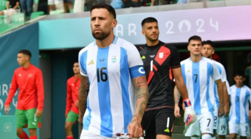 Após confusão, revisão do VAR e jogo retomado quase 2 horas depois, Argentina perde para Marrocos