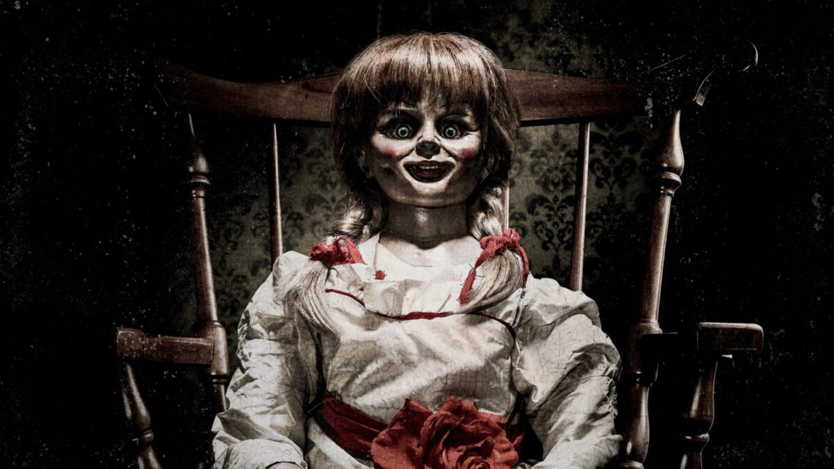 Exposição com boneca original do filme Annabelle pega fogo no Rio