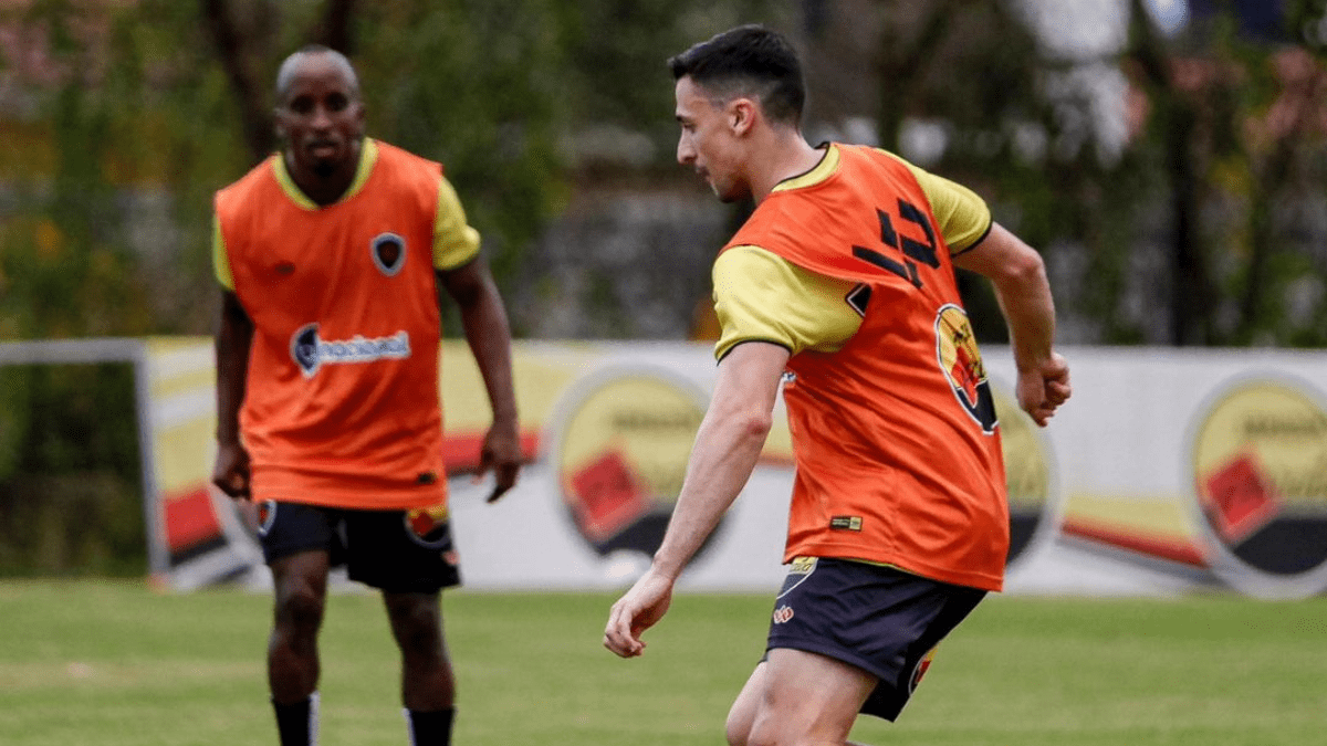 Guilherme Mantuan, em treino no Botafogo-PB