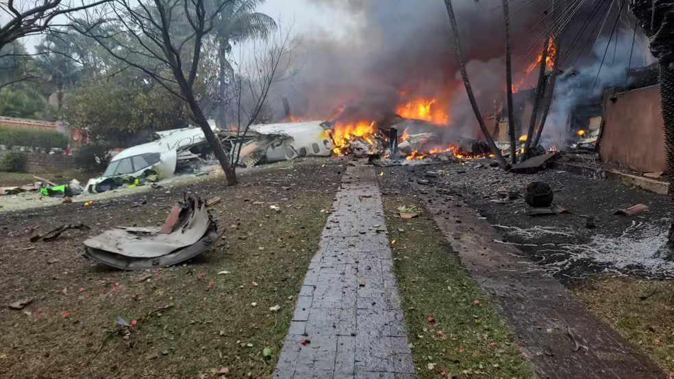 avião, cai, brasil