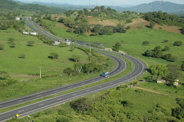 Trecho da BR-230 entre Campina Grande e João Pessoa, na Paraíba, foi escolhido como 2ª melhor estrada na região Nordeste