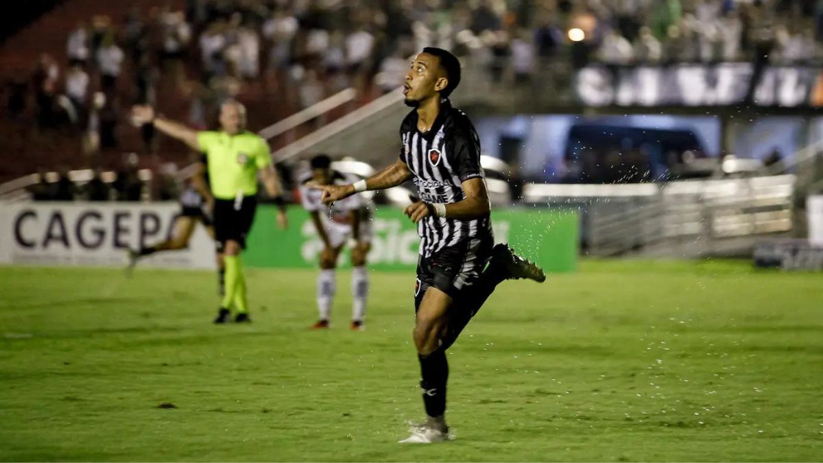 Edmundo deixa o Botafogo-PB