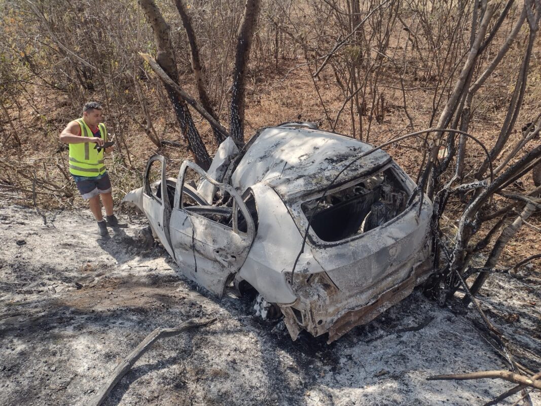 Jovem de Prata morre carbonizado em acidente na BR-412