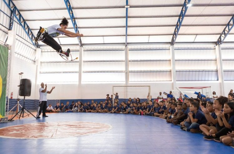 Projeto leva oficinas de teatro e circo para falar de sustentabilidade em escolas na Paraíba