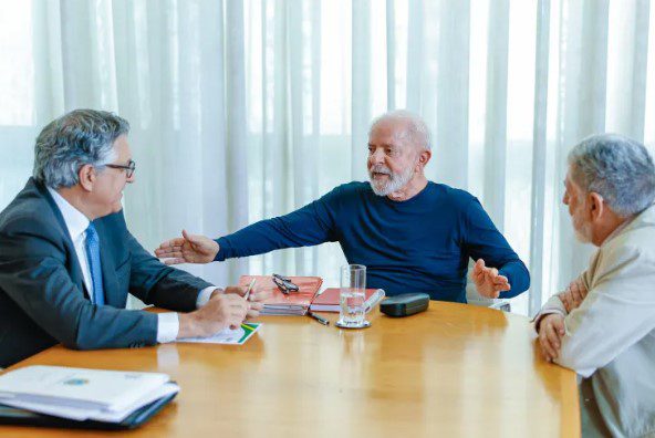 Captura-de-tela-2024-10-21-150503 Após acidente doméstico, Presidência divulga fotos de Lula em reunião com Alexandre Padilha