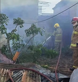 Incêndio em botijão de gás atinge moradias em comunidade de Cabedelo