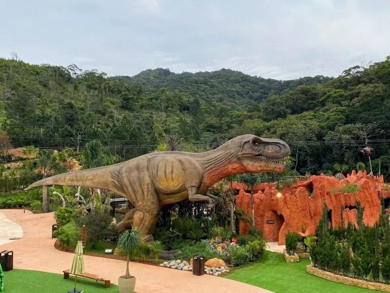 Brasil terá parque temático Ilha dos Dinossauros em 2025