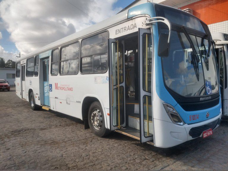 Circulação de ônibus em Bayeux é retomada após bandidos atearem fogo em ônibus e intimidarem motoristas