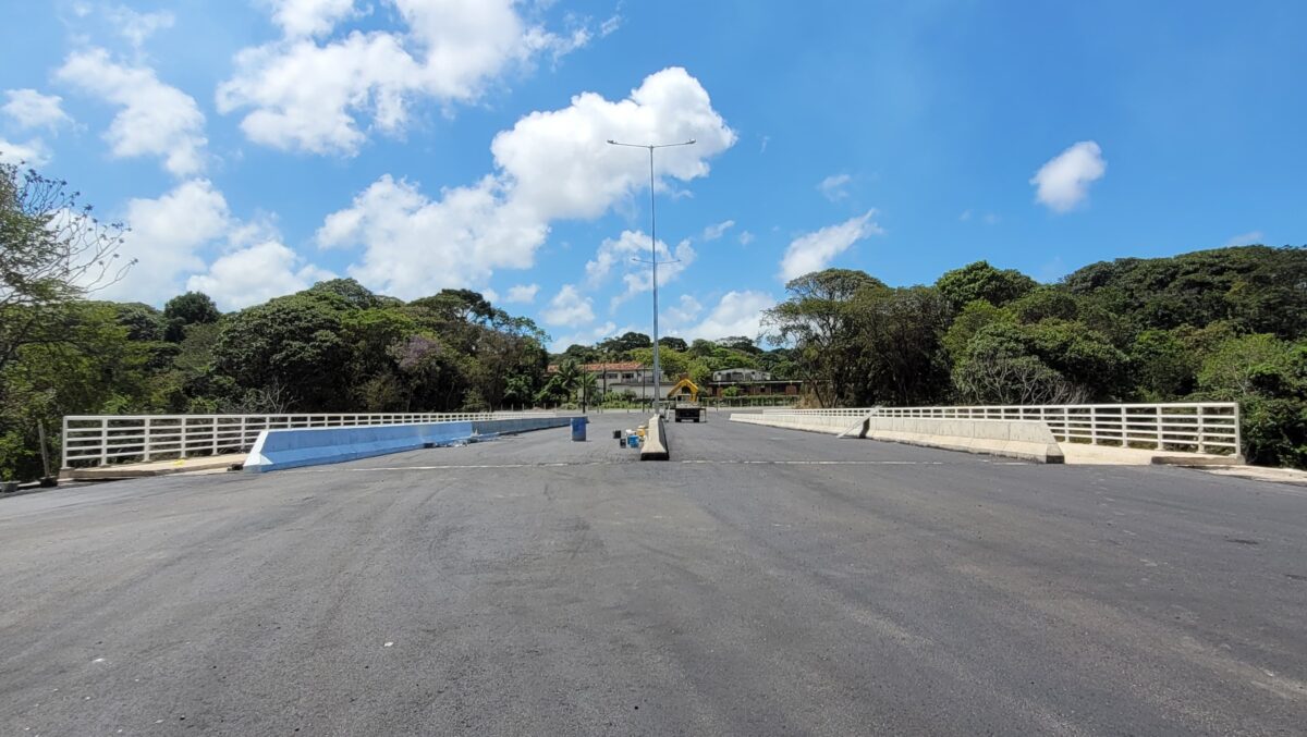 Ponte das Três Ruas, que liga os Bancários ao Castelo Branco, em João Pessoa. (foto: Joaquim Neto/Acervo Pessoal)