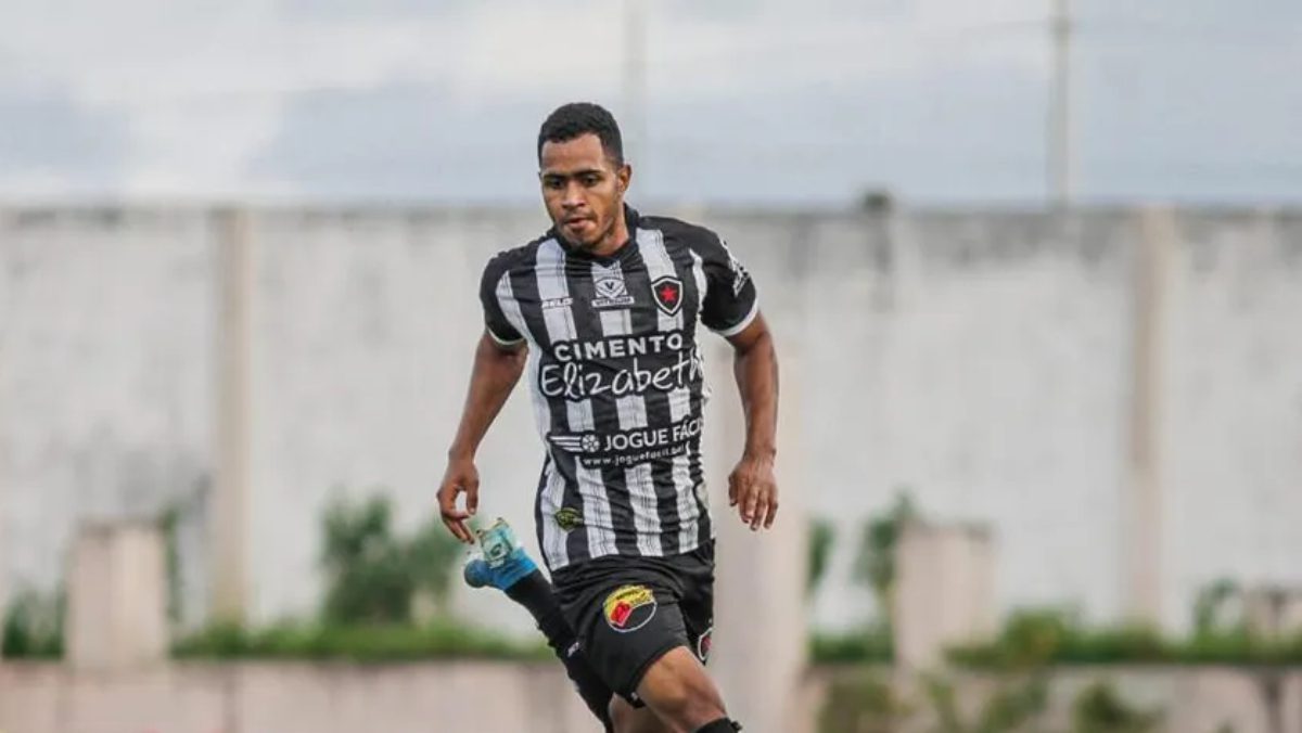 Lucas Gabriel acertou com o Campinense - Foto: Foto: Guilherme Drovas/Botafogo-PB