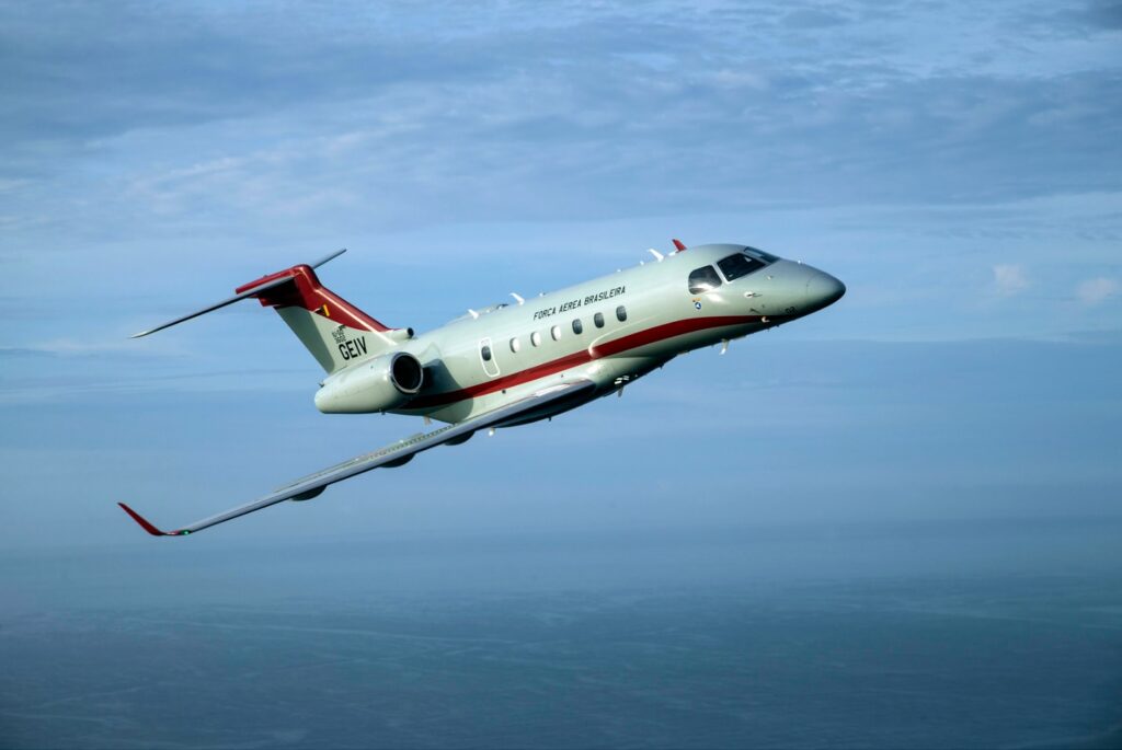 Vídeo: Avião dando voltas entre Cabedelo e João Pessoa demora a pousar e preocupa moradores