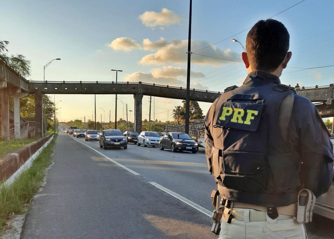 PRF interdita trecho da BR-230 em Campina Grande nesta sexta-feira; Confira local e horário do bloqueio