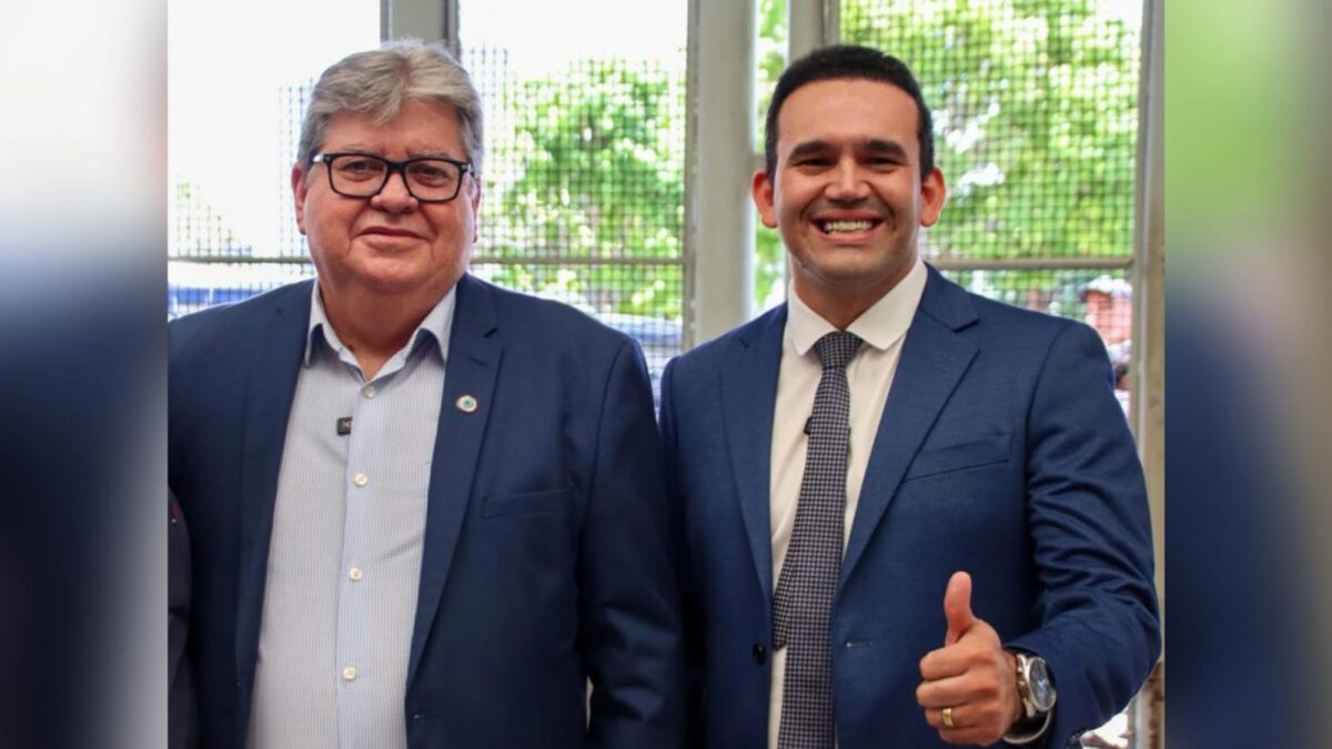 João Azevêdo (a esquerda) e Jhony Bezerra (a direita). (foto: reprodução/redes sociais)