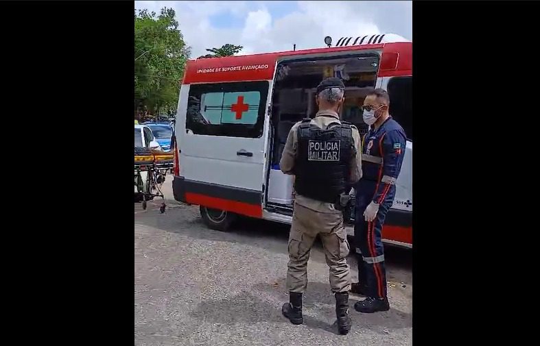 Jovem é atingido com vários tiros durante tentativa de homicídio no Varadouro, em João Pessoa