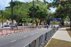 Trânsito interditado em trecho do Parque das Três Ruas. (foto: Joaquim Neto/ClickPB)