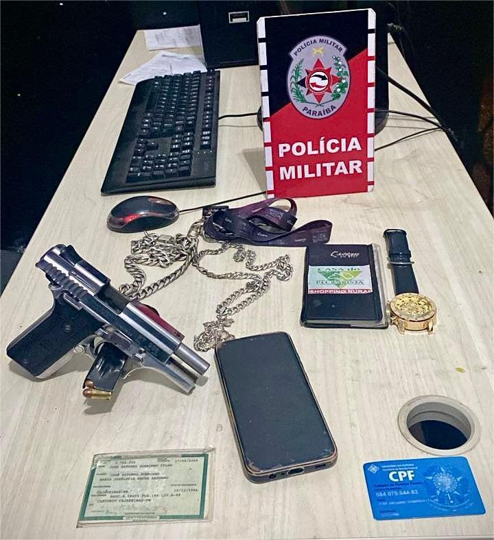 Polícia prende dupla por porte ilegal de arma em Cajazeiras