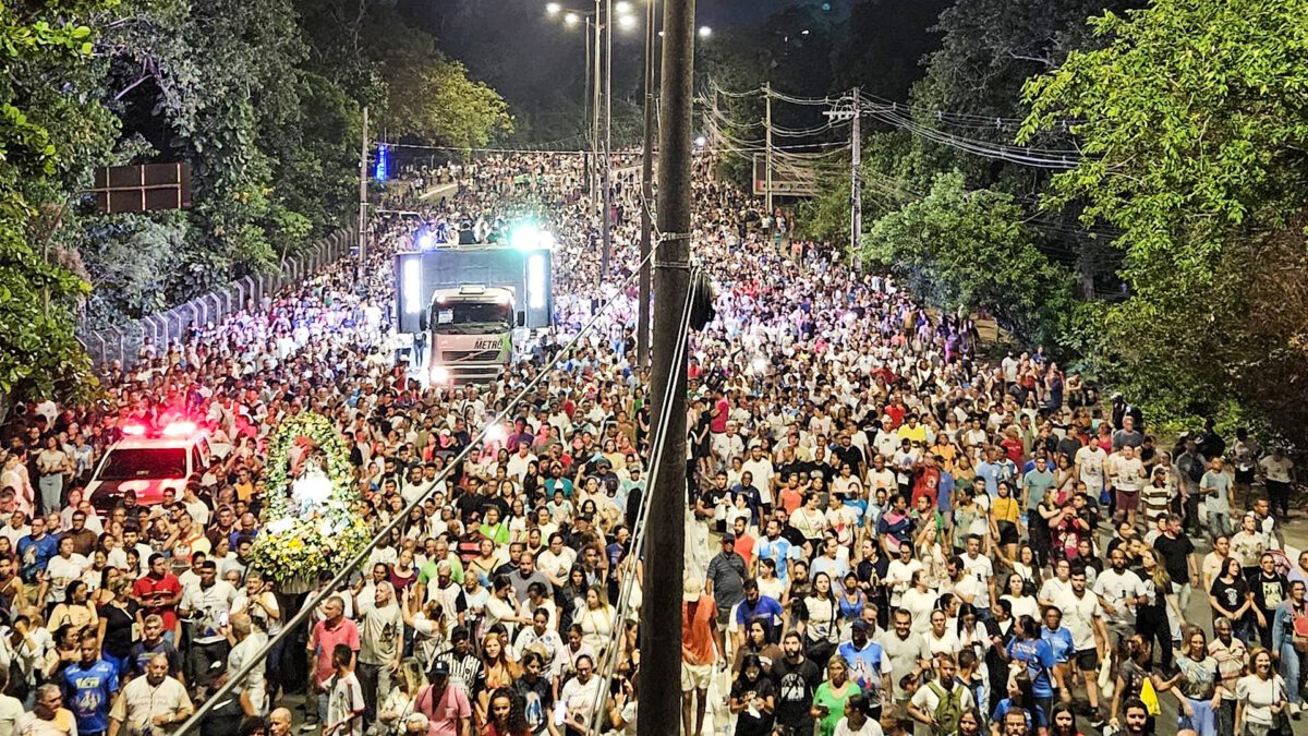 Romaria da Penha na Avenida Pedro II. (foto: Joaquim Neto/Acervo Pessoal)