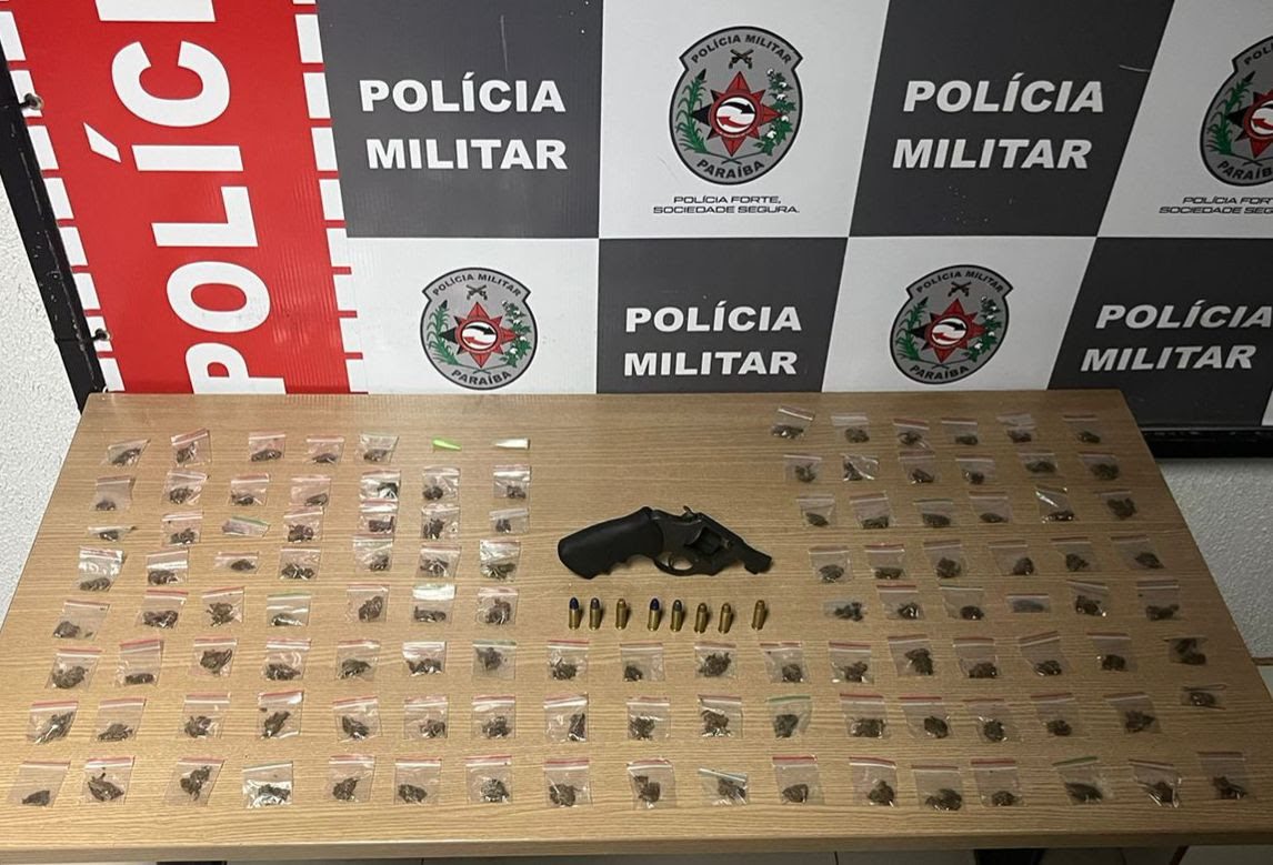 Polícia apreende arma de fogo e drogas na Capital.