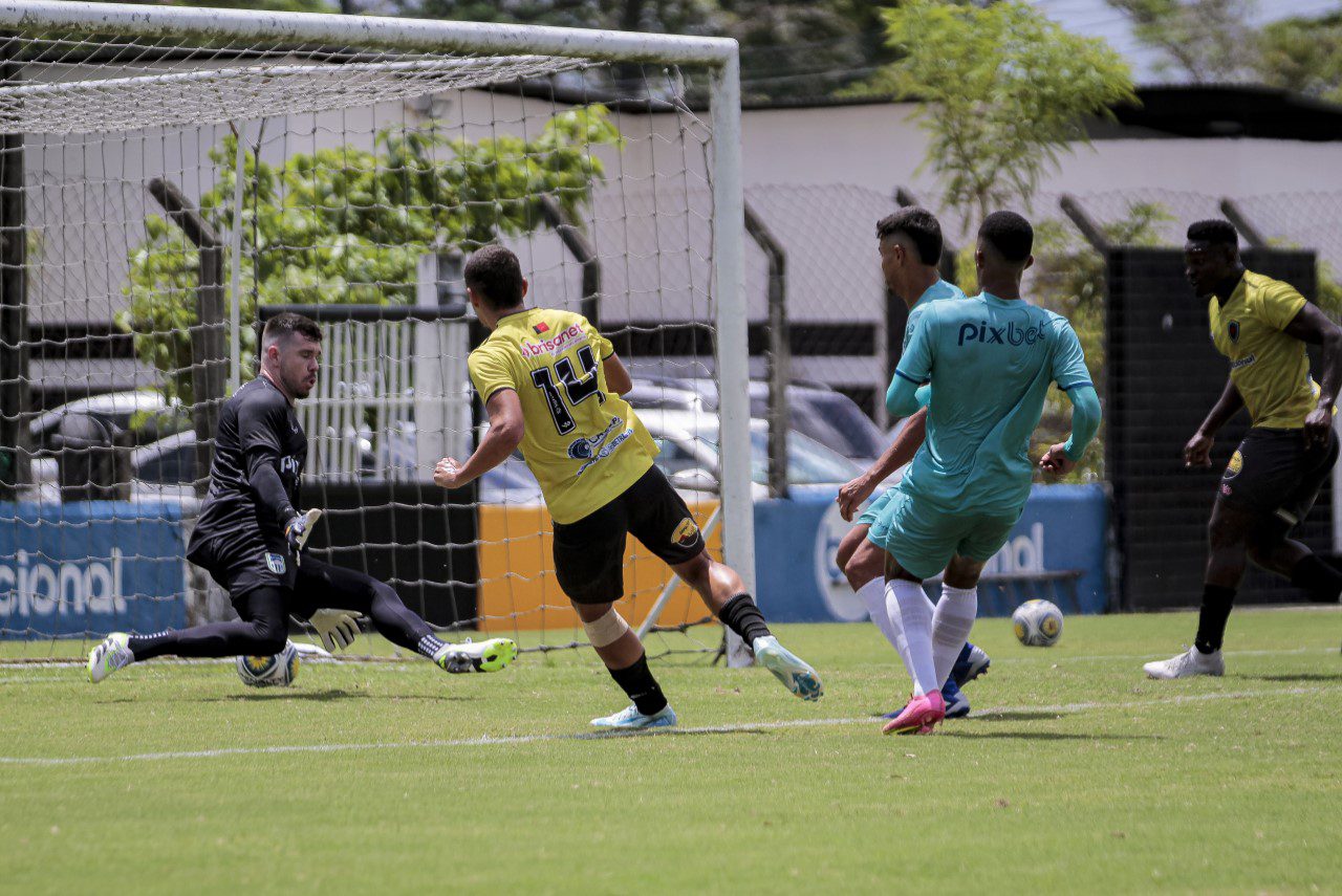 Jogo-treino do Botafogo-PB contra o Serra Branca, vencido pelo Belo por 1 x 0