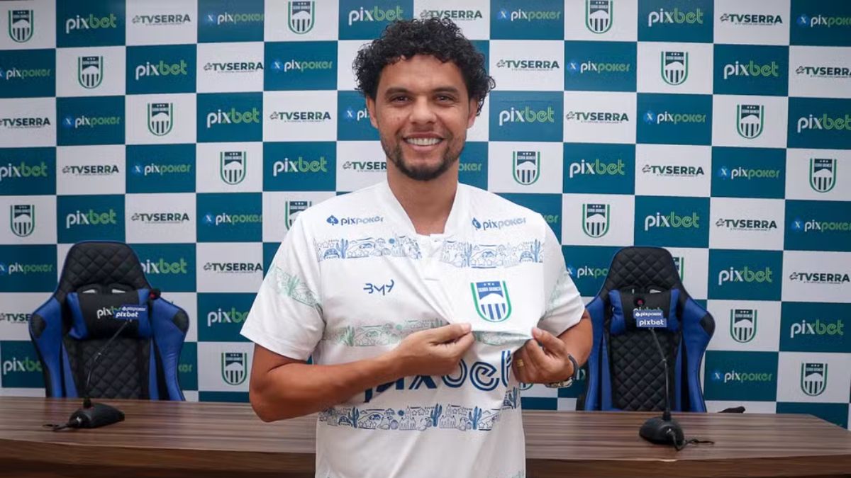 Serra Branca anuncia o lateral Victor Ferraz, ex-Náutico, Santos e Grêmio