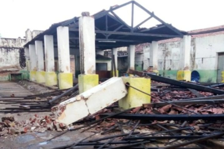 Após fortes chuvas, Mercado Público de Marizópolis desaba; veja vídeo