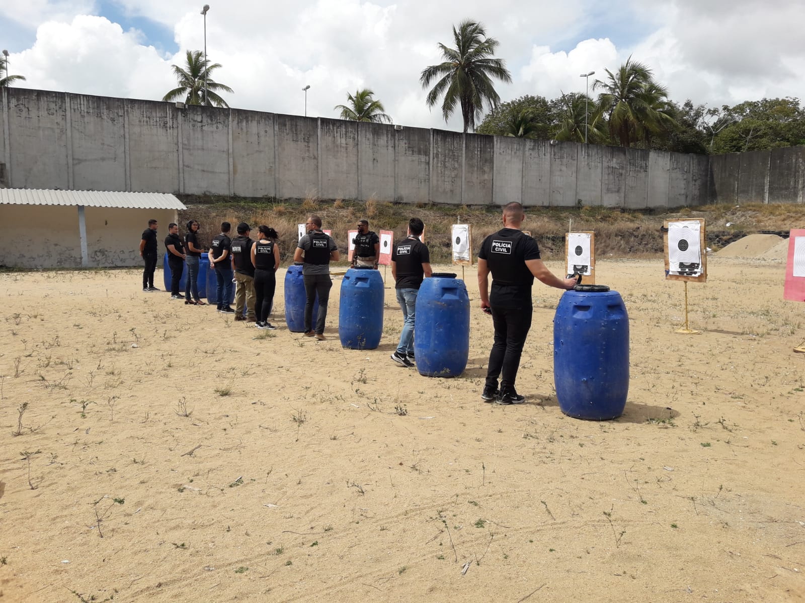 Novos policiais nomeados da Paraíba recebem armas e equipamentos de proteção