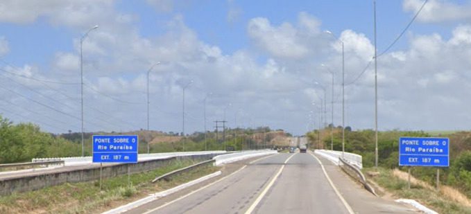 Ponte sobre o rio Paraíba, em Santa Rita.