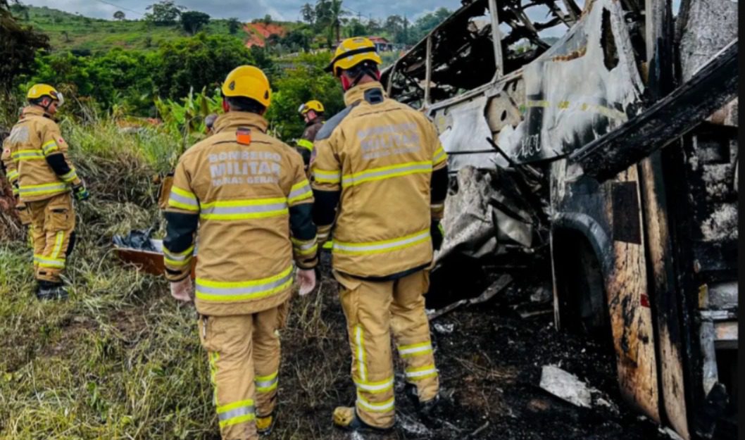 Polícia identifica 26 das 41 vítimas do acidente em Teófilo Otoni