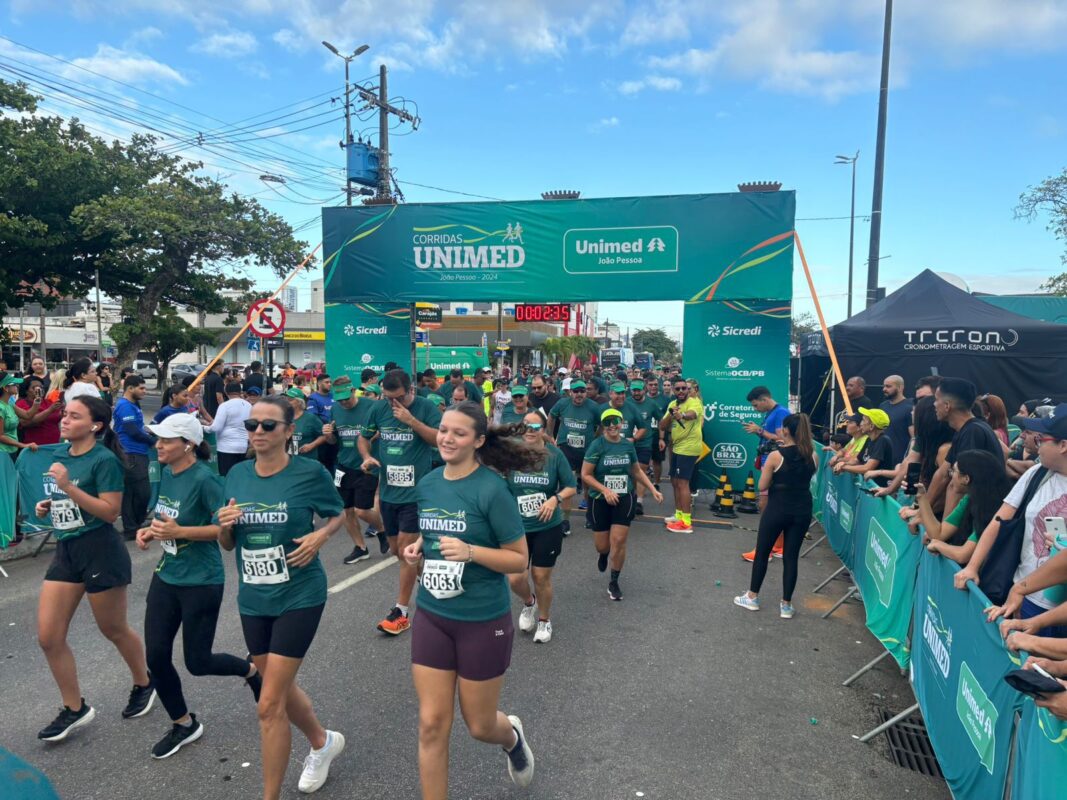 Inclusiva e solidária, corrida da Unimed JP reúne multidão de diversas gerações na orla da Capital