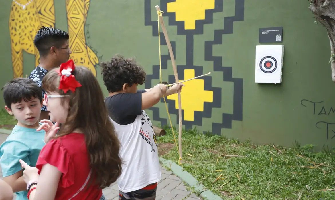 Crianças. irmãos filhos