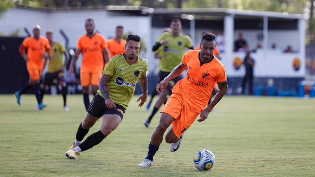 Botafogo-PB e Retrô empatam em jogo-treino. Foto: Cristiano Santos/Botafogo-PB