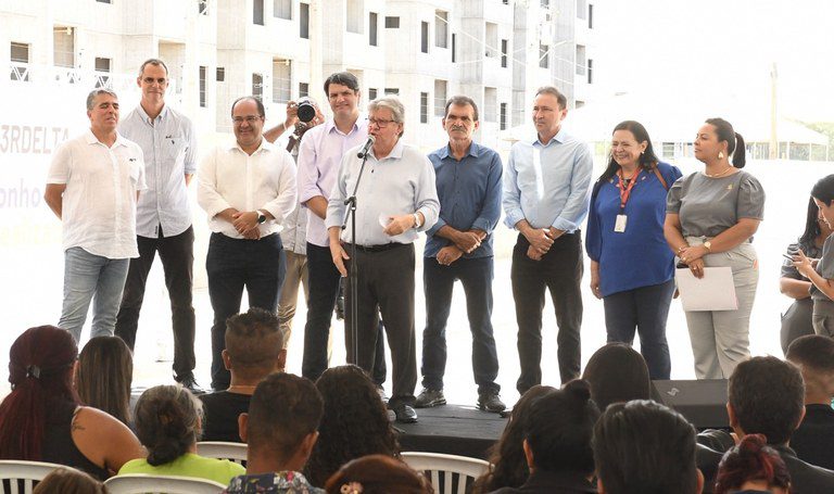 Governador entrega 192 apartamentos com ampla área de lazer e assegura moradia digna a famílias de João Pessoa