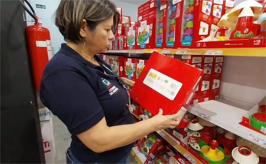 Imeq-PB inicia Operação Natal Seguro e fiscaliza produtos natalinos e brinquedos em todo o estado