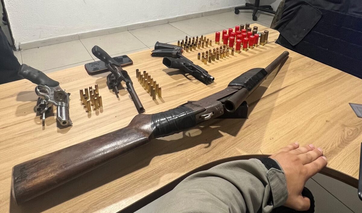 Polícia Militar apreende armas de fogo e mais de 90 munições no Colinas do Sul, em João Pessoa