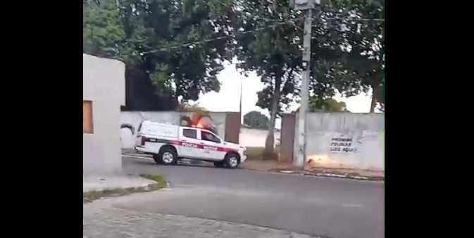 Jovem trans é baleada dentro de campo de futebol em Bayeux